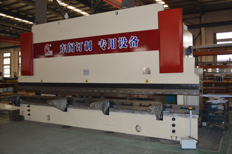 12M數(shù)控折彎機